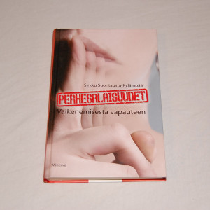 Sirkku Suontausta-Kyläinpää Perhesalaisuudet